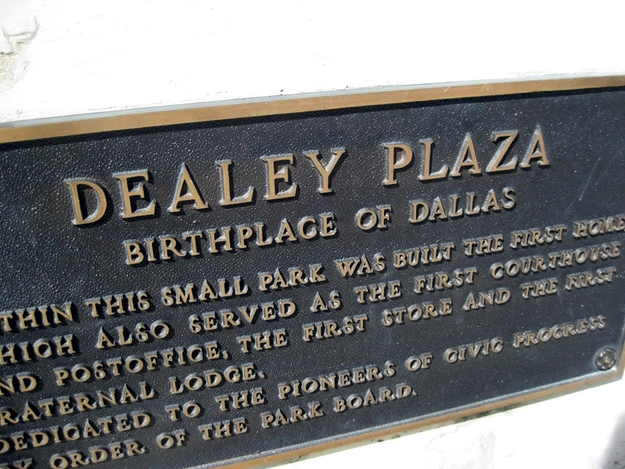 Dealey Sign